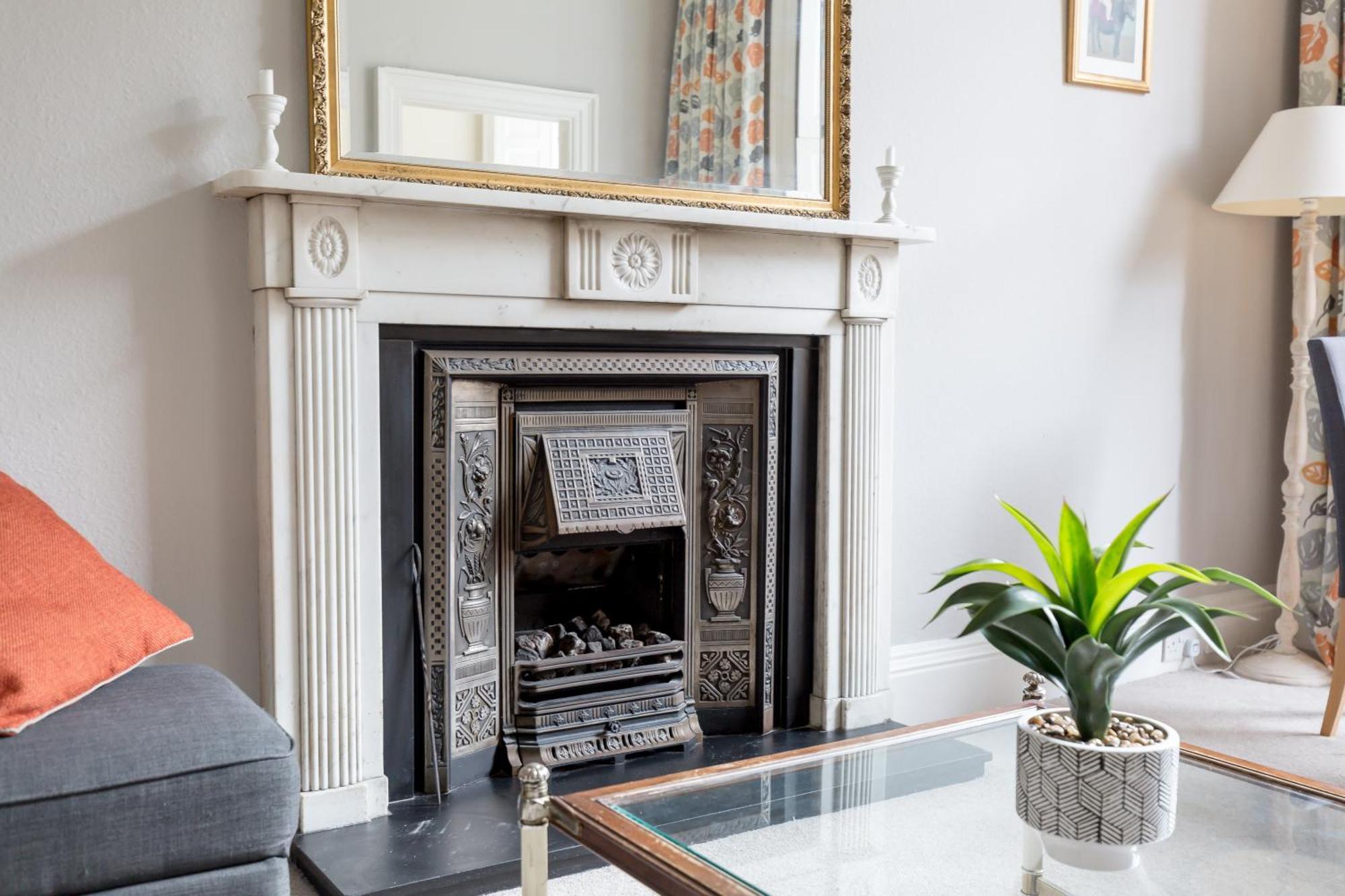 Light And Spacious 2 Bedroom Flat In Heart Of EDI Buitenkant foto
