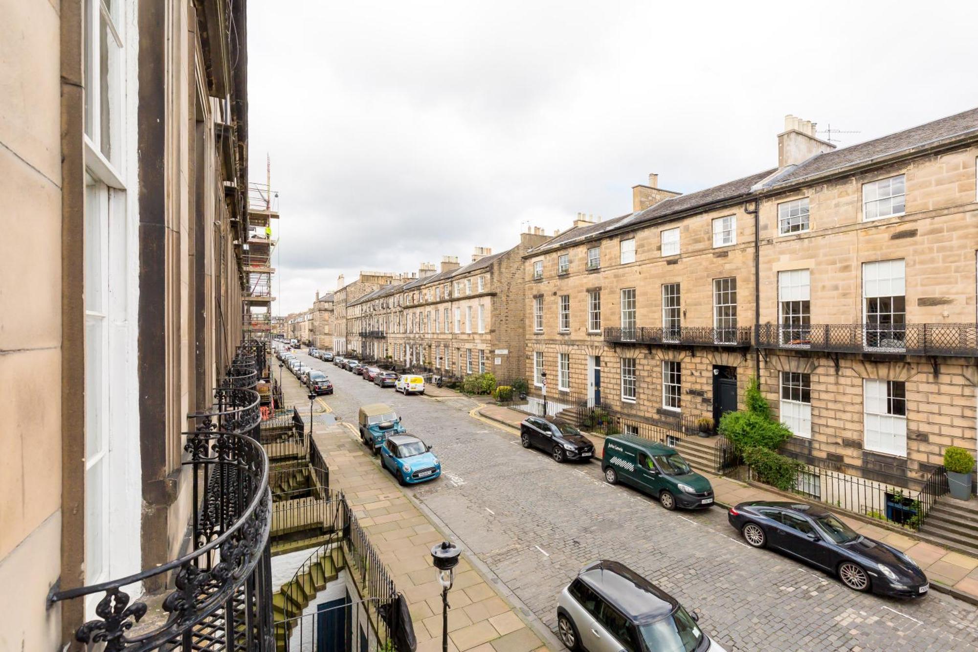Light And Spacious 2 Bedroom Flat In Heart Of EDI Buitenkant foto