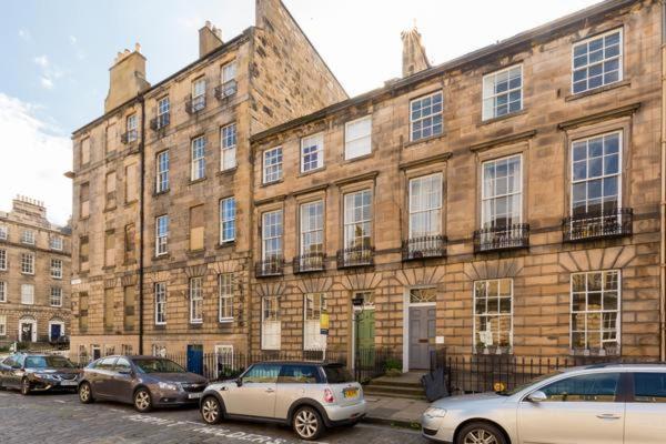 Light And Spacious 2 Bedroom Flat In Heart Of EDI Buitenkant foto