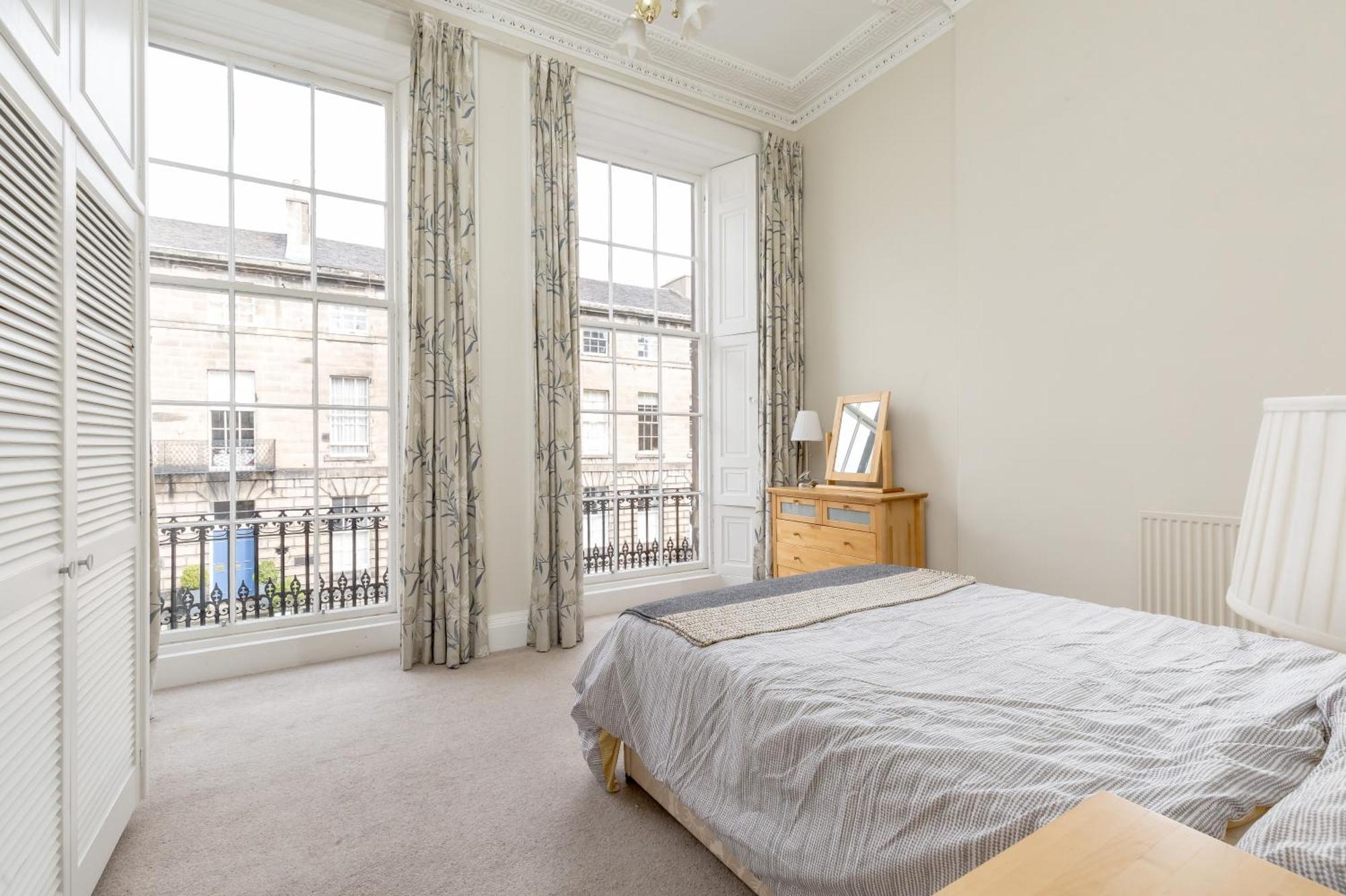 Light And Spacious 2 Bedroom Flat In Heart Of EDI Buitenkant foto