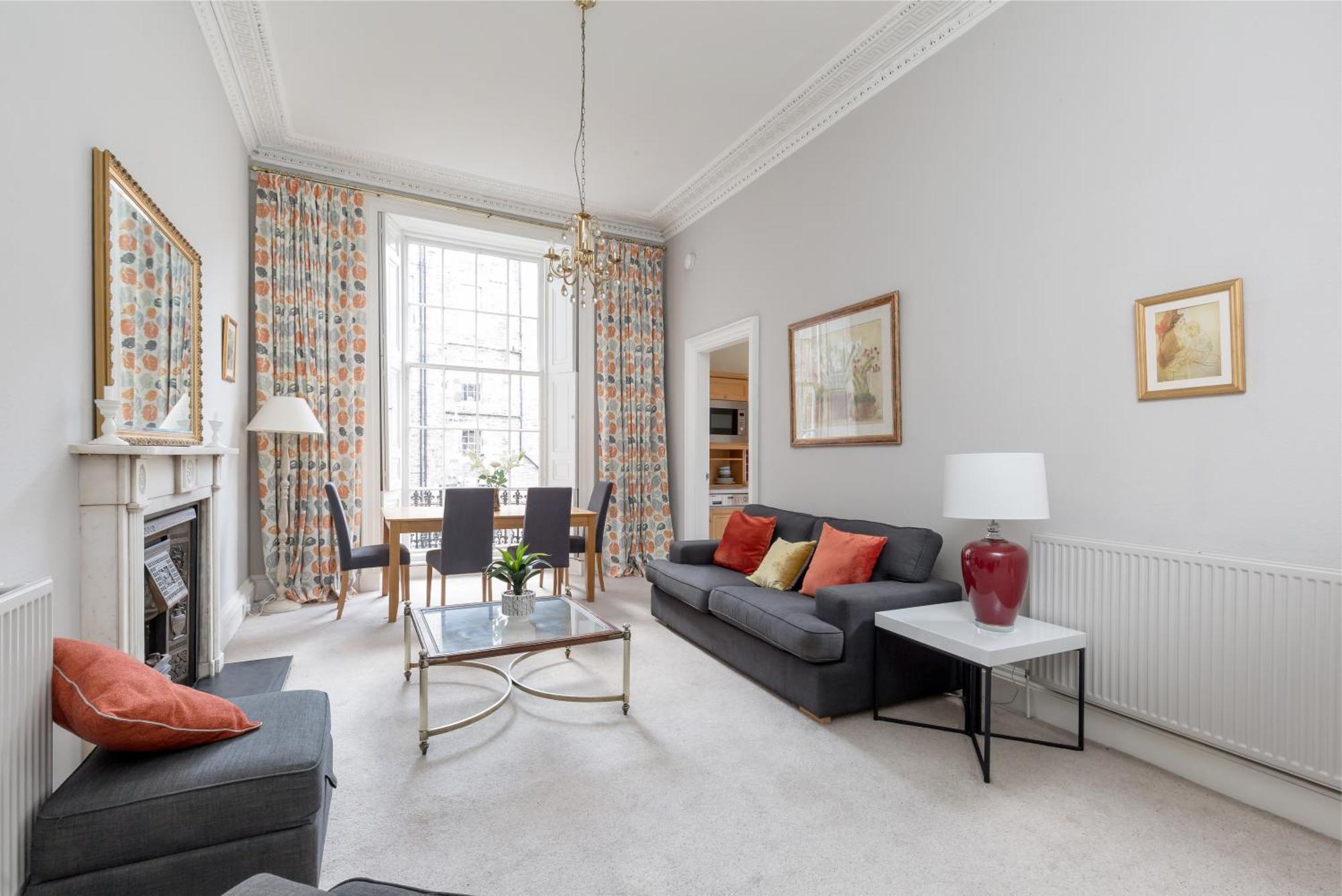 Light And Spacious 2 Bedroom Flat In Heart Of EDI Buitenkant foto